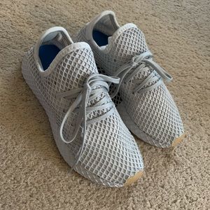 Adidas Deerupt US women size 6 Brand New